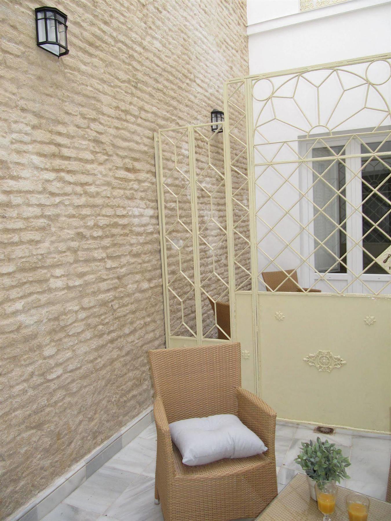 Life Apartments San Vicente Sevilha Exterior foto