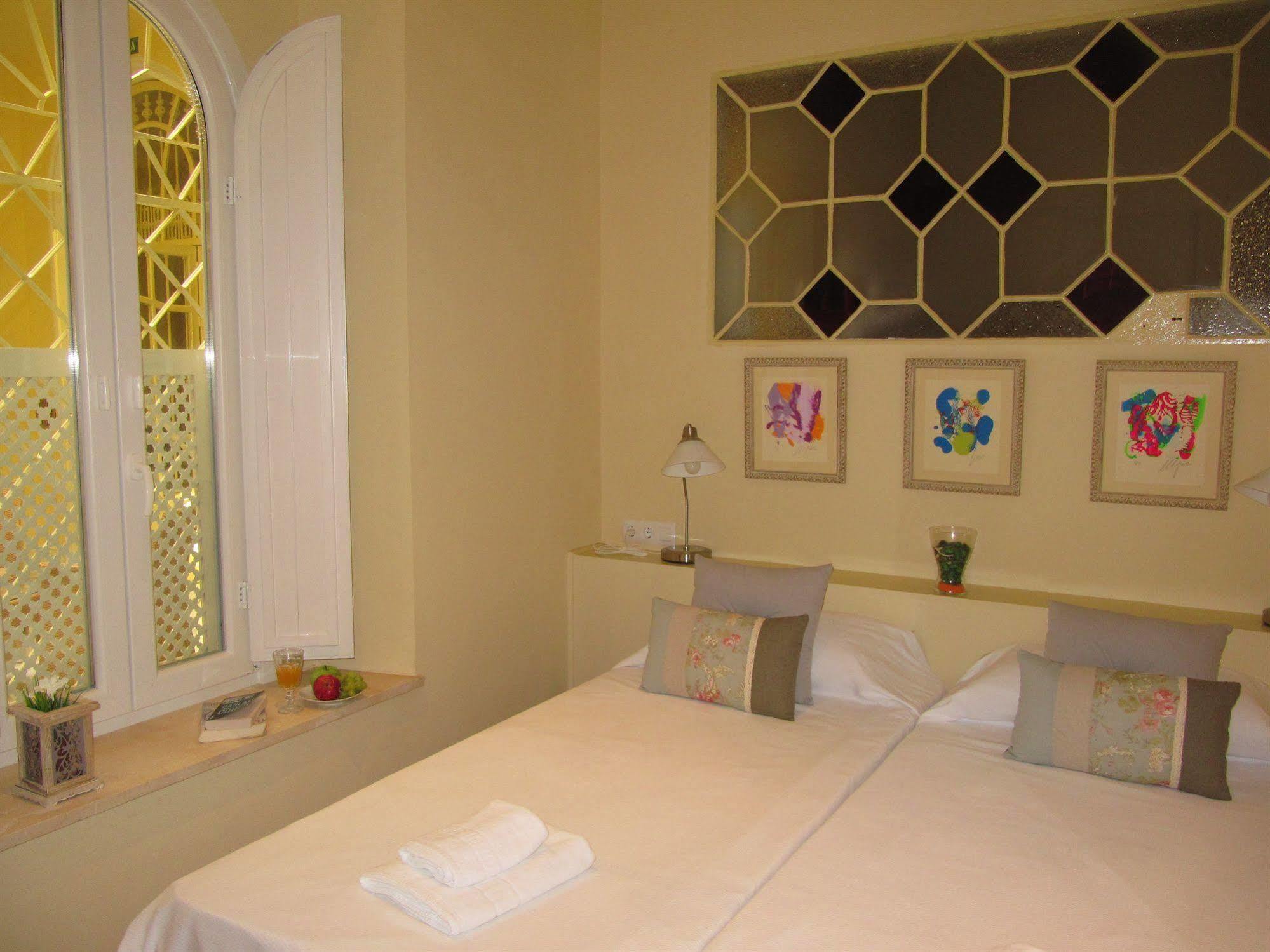Life Apartments San Vicente Sevilha Exterior foto