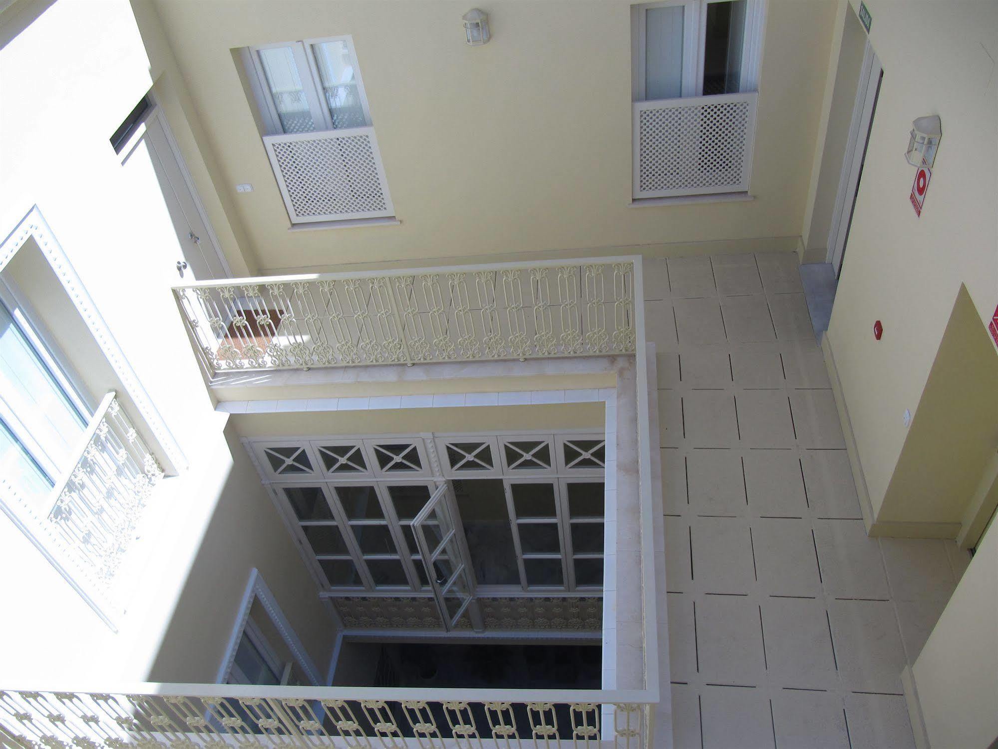 Life Apartments San Vicente Sevilha Exterior foto